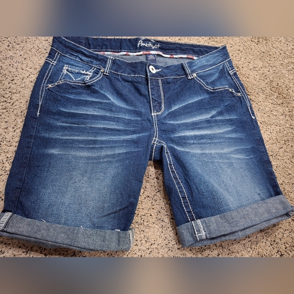 Amethyst Jean shorts size 16 - Picture 2 of 12